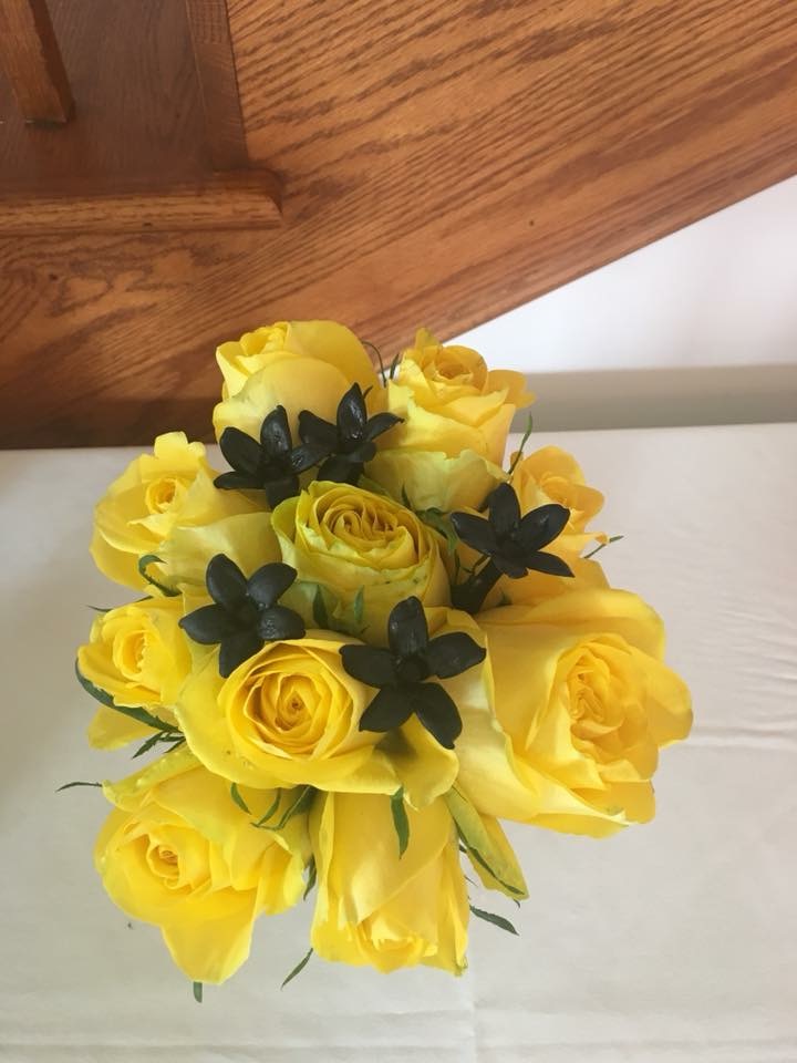 Yellow rose bouquet with painted stephanotis accents